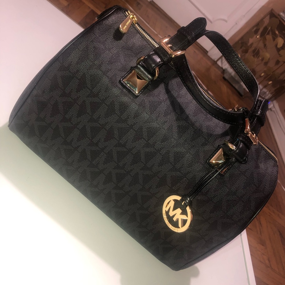 Micheal Kors Grayson Black Bag 13.5W  by 9H
